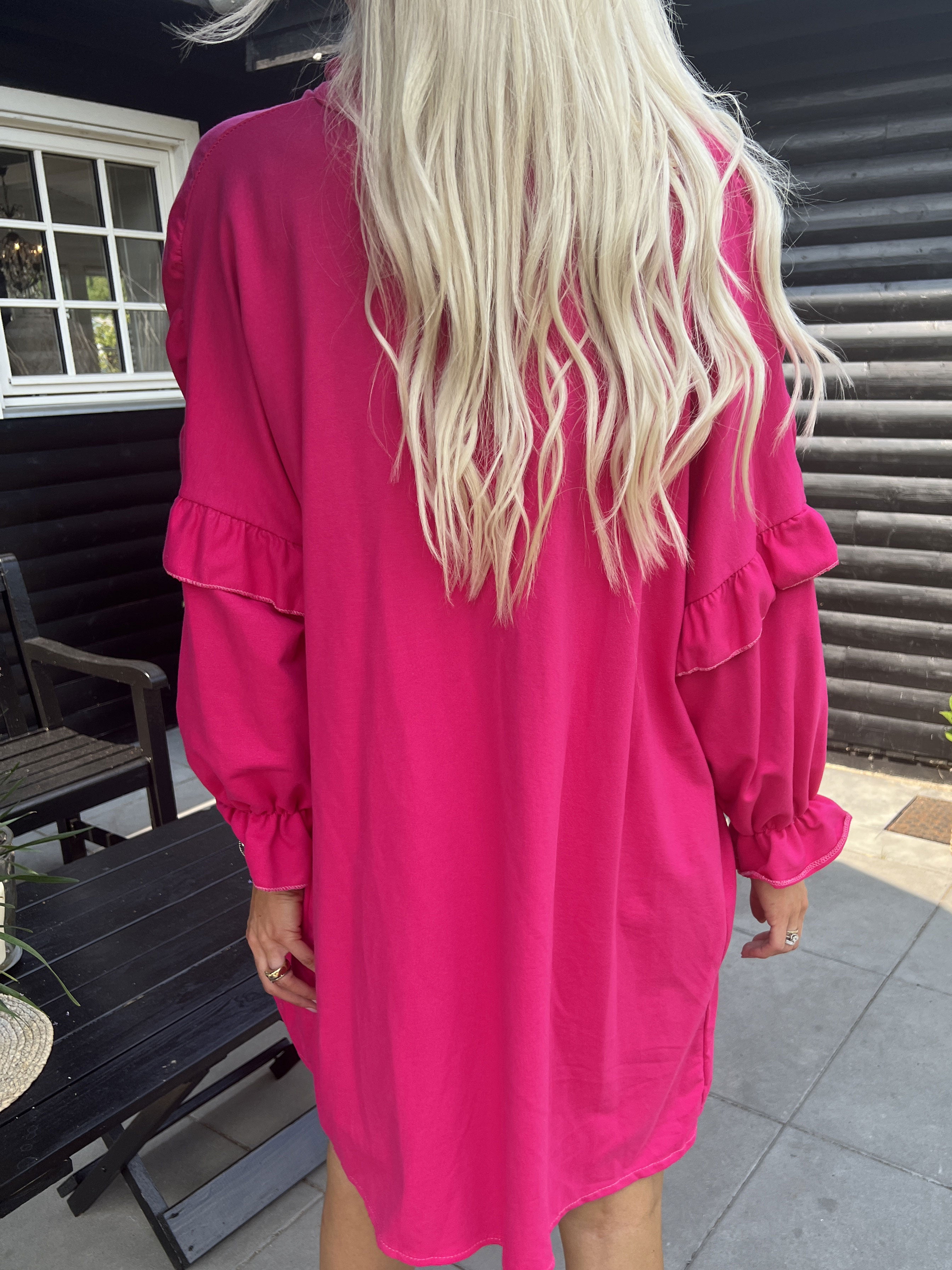 Monica Jersey - Sød joggingkjole med flæser