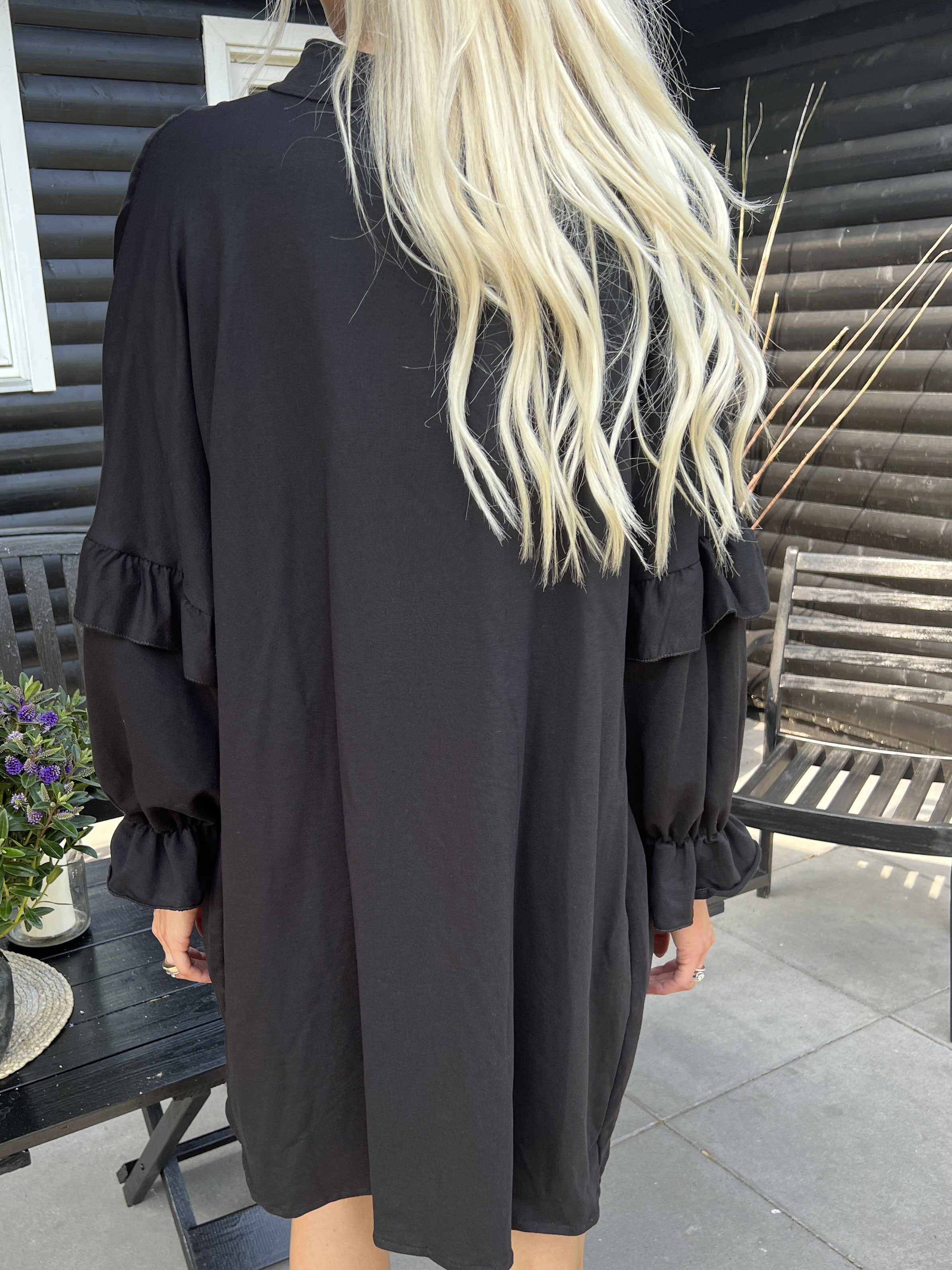 Monica Jersey - Sød joggingkjole med flæser