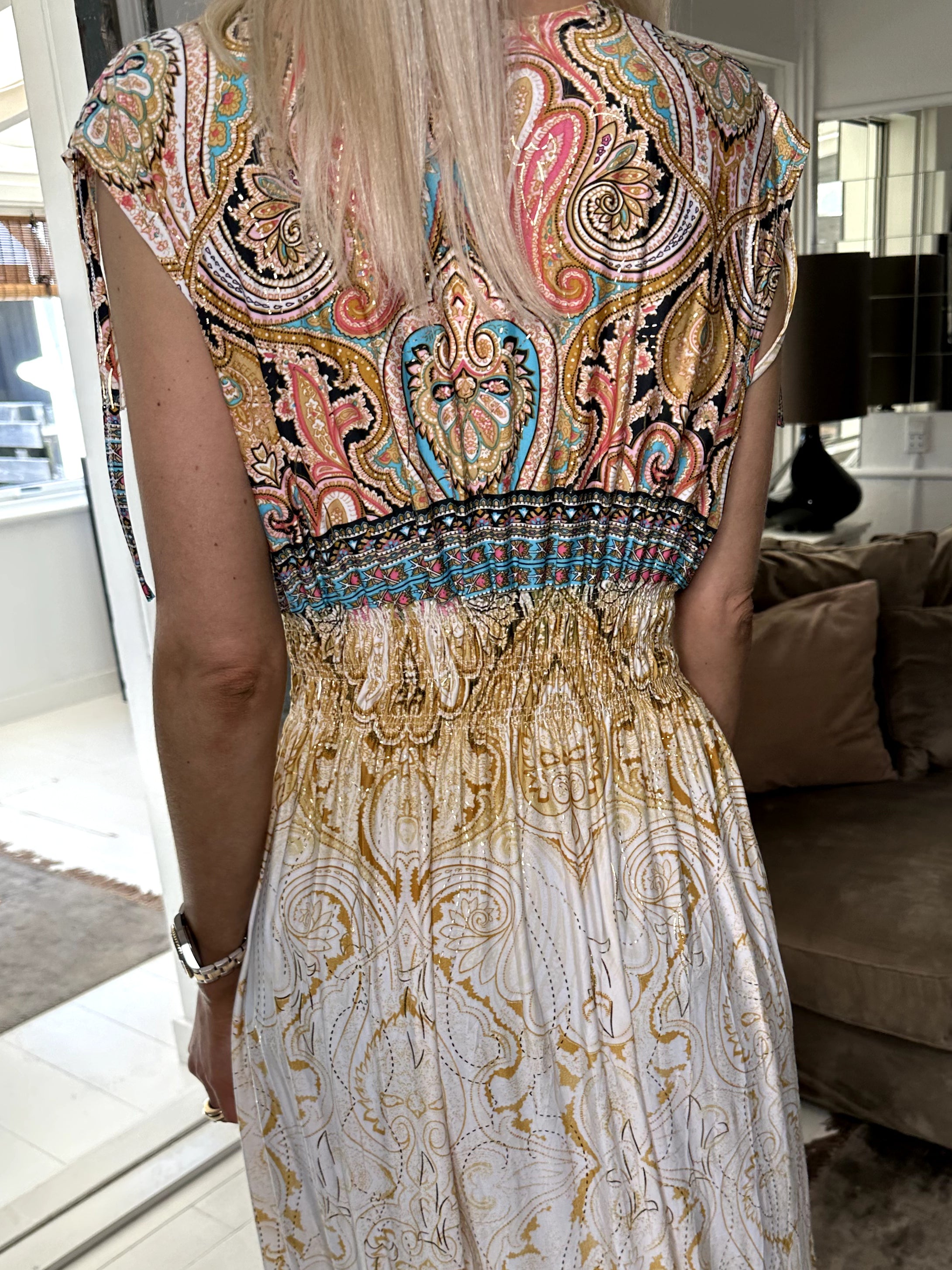 Pams Sleeveless - Lang elastisk kjole i krølfrit stof