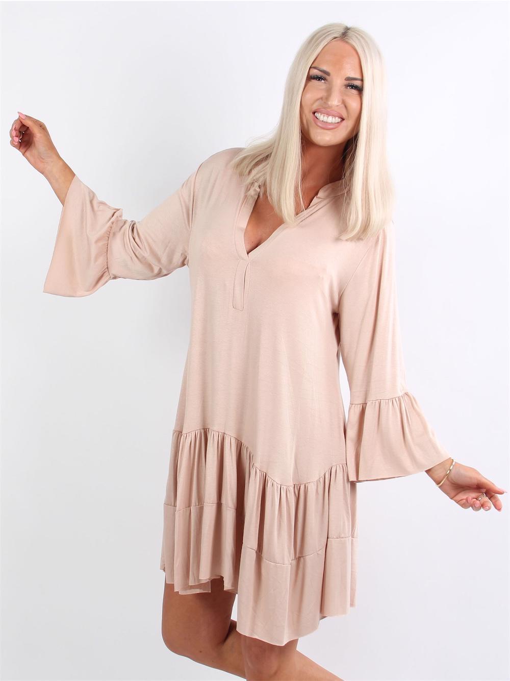 Pauline - Kjole med v-udskæring og lille flæseskørt