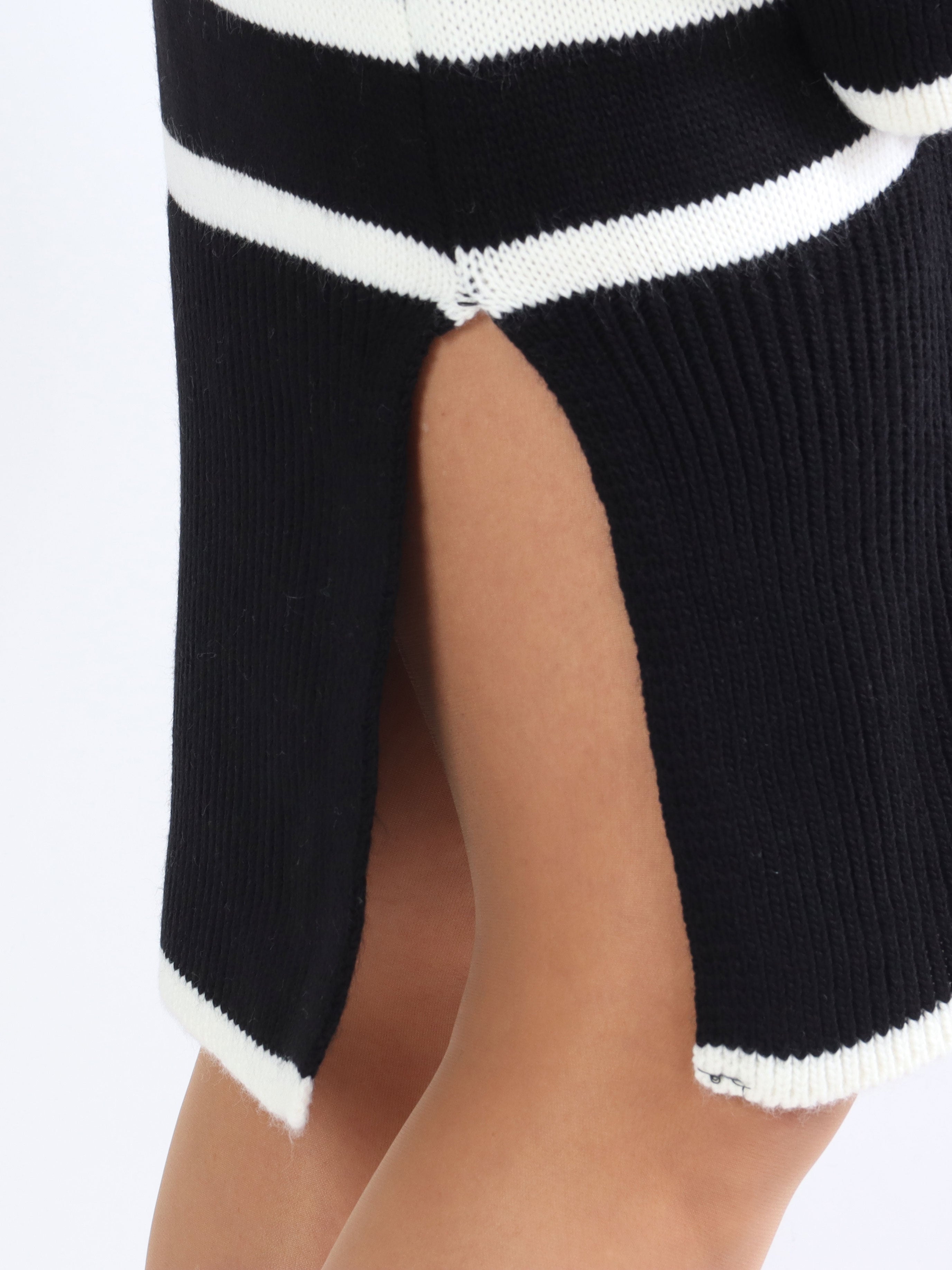 Safiya - Plus size strikkjole med striber