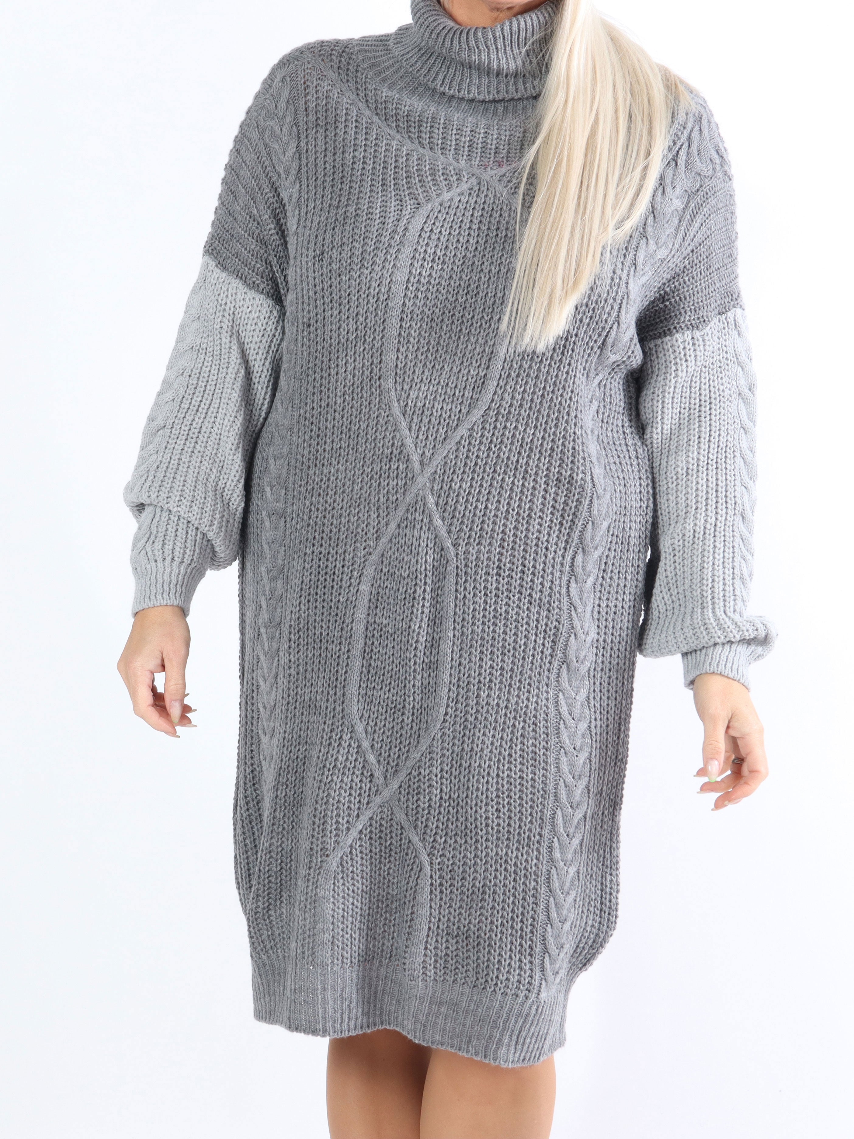 Tenna - Tofarvet plus size kjole i kabelstrik