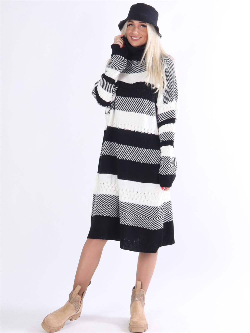 Violet - Bredstribet strikkjole